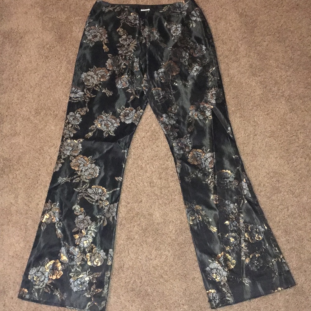 Cache 2 pc Show stopping 2 pc!!! Sz Med /4